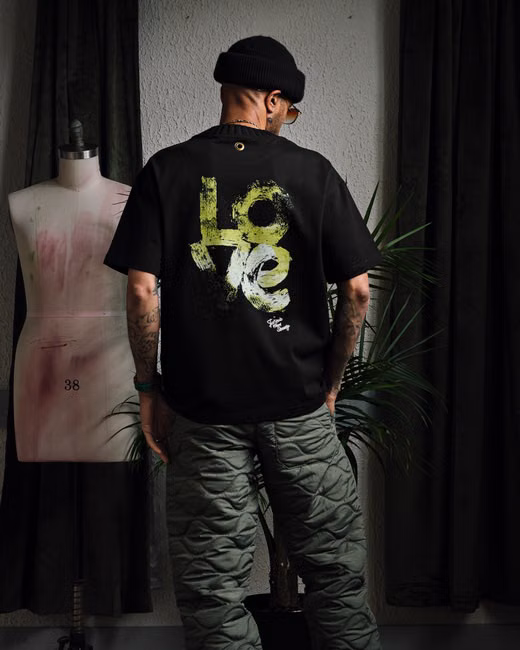 Camiseta Preta Estampada